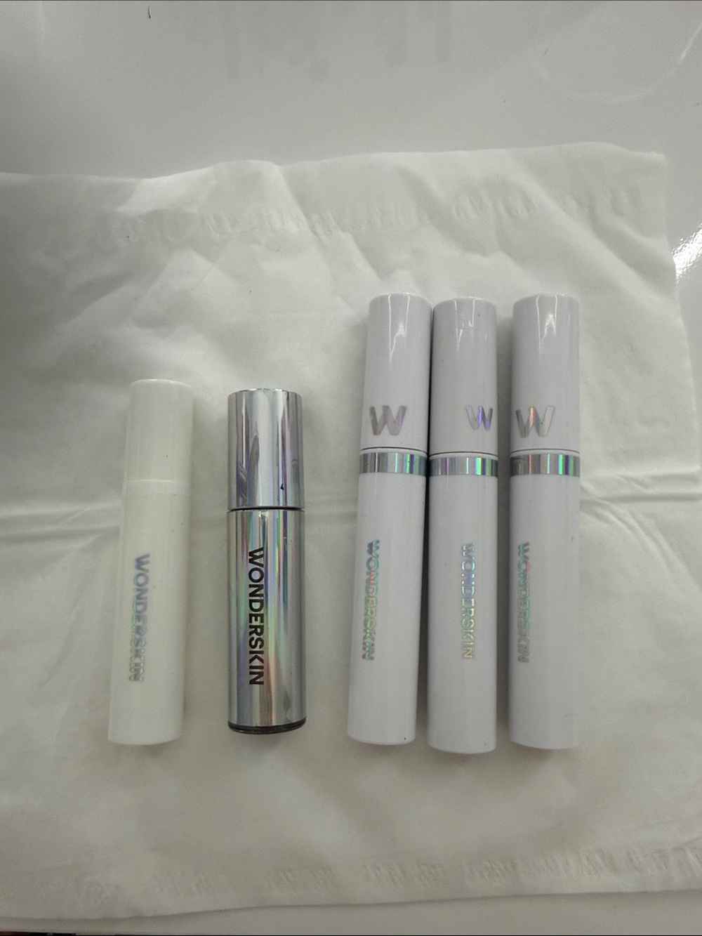 Wonderskin White Lipstick & Sticks – White Shade (Set of 5)